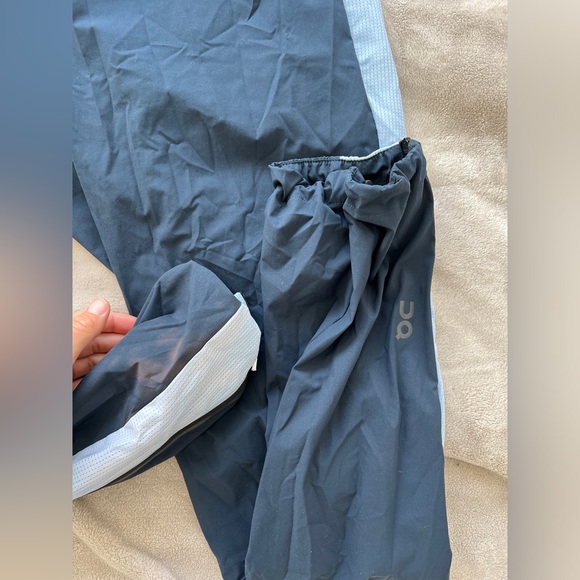 On running set - Picture 3 of 14